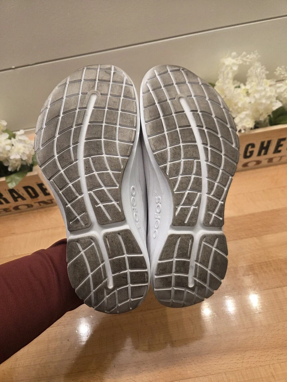 OOFOS OOmg Sport LS Recovery Shoes White Lace-up Women's Size 9